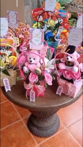 Buket Bunga Keranjang Dengan Coklat Dan Boneka / Hampers Coklat Silverqueen & Teddy Bear / Kado Wisuda / Ulang Tahun / Anniversary / Valentine