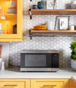 GE Appliances JES1109RRSS 1.0 Cu. Ft. / 28L Countertop Convection Microwave Oven with Air Fry