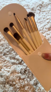 MINISO 7 Piece Makeup Brush Set Berus Makeup Brusher with PU bag Pink/Beige