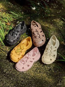 รองเท้าแตะชายหาดผู้หญิงอูฐรองเท้ากีฬาชายหาดส้นหนา