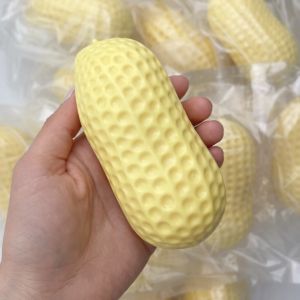 Simulation Kiwi Squeeze Toy Realistic Seed Texture Squishy Fidget Toy Super Soft Stretchy ASMR Sensory Toy Stress Relief