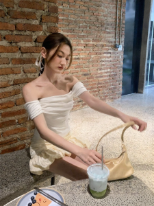 NIHAOKANONG | Áo Dây Qua Cổ Vai Trụ Thiết Kế Voan Rũ