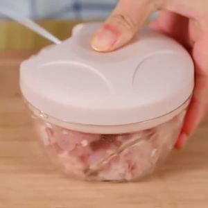 500ml/900ml Manual Food Chopper Mini Food Processor With Rope Pounding Garlic Cutting Peppers Puree Cooking Machine for Onion Nuts Vegetable Meat Kitchen Slicer Cutter