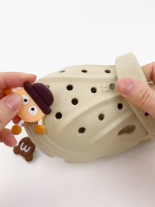 【พร้อมส่งจากกรุงเทพ】🚀รองเท้าแตะเด็ก ยางนุ่มล้วน สีสวย ใส่สบาย กันลื่น วัย 3-12 ขวบ