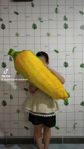 GẤU BÔNG TRÁI BẮP THÚ BÔNG TRÁI BẮP 3D NHỒI BÔNG GỐI ÔM CHO BÉ HÌNH TRÁI BẮP