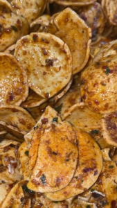 BASRENG 1 KG / BASRENG BULAT / KERIPIK BASRENG KOIN PEDAS GURIH DENGAN EKSTRA DAUN JERUK 500GR