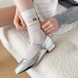 เวอร์ชั่นเกาหลีของฤดูใบไม้ผลิและฤดูร้อนInsสง่างามโบว์บางถุงเท้ายาวกลางถุงเท้าสีทึบอเนกประสงค์ระบายอากาศผ้าฝ้ายถุงเท้ายาวสำหรับผู้หญิง