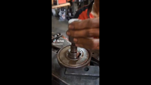 Alat Treker Lepas Pen Stang Piston CBR Dan Sonic Supra GTR K15 K56 Anti Rusak Seng Nya