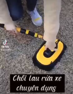 Chổi rửa xe ô tô Chổi rửa xe 360 độ tự xoay tiện lợi tiết kiệm công sức mỗi khi lau rửa