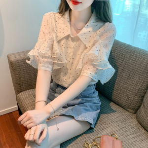 AMMIN เสื้อแฟชั่นผ้าชีฟองคอปกพิมพ์ลายจุดเสื้อชีฟองแขนพองหวานสำหรับผู้หญิงสไตล์ฉบับภาษาเกาหลี [ช่อง 1] - แขนสั้นกระดูมแถวเดียว สำหรับฤดูร้อน [ช่อง 2] เสื้อเบลาส์หรูหรา