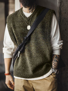 MADEN | American Retro Knit V-Neck Sleeveless Sweater Vest For Men