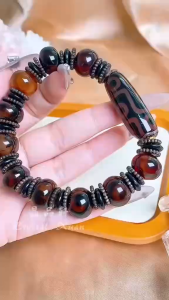 【现货】🌟九眼天珠+三眼天珠手串｜护佑平安 × 招财转运 × 增强智慧｜Dzi Beads Bracelet｜Protection • Fortune • Wisdom