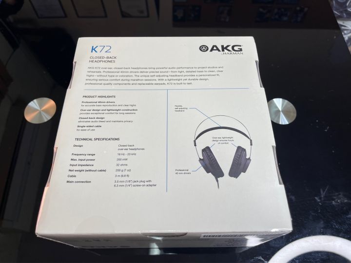 AKG%20K72%20Closed-Back%20Studio%20Headphones%20-%20Image%204