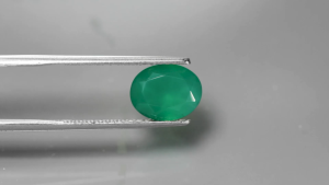 2.20 ct พลอยแท้ โมรา (Green Agate) สีเขียว ทรงไข่ แอฟริกา