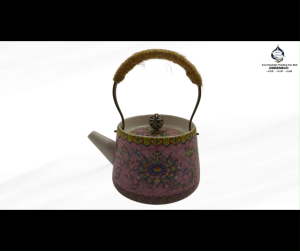 珐琅彩花卉提梁茶壶Enamel Painted Floral Teapot with A Lift Handle