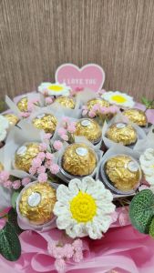 Crochet Flowers Daisy Ferrero Rocher Chocolate Ball Flower Bouquet ROM/Wedding/Engagement/Anniversary/Birthday/Graduation/NS POP/Hari Raya/Diwali/Mothers Day/Fathers Day/Valentine