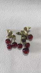 Retro Vintage Metal Leaf Resin Red Cherry Dangle Earrings For Women Fashion Jewelry Brand Show Ladys Statement Accessory