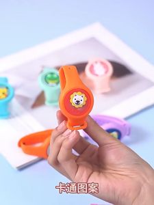 Đồng hồ đeo tay đuổi muỗi phát sáng vòng tay hoạt hình dễ thương cho bé