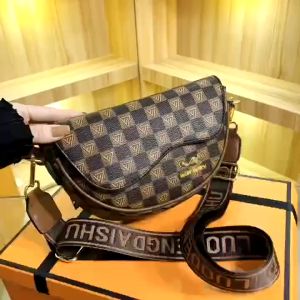 TAS SELEMPANG WANITA IMPORT / SLINGBAG WANITA IMPORT / TAS IMPORT WANITA / TAS FASHION WANITA IMPORT