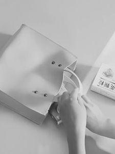 COD กล่องเก็บยาใสตัด 1 ใน 2 ที่ตัดเม็ดยา กล่องยาแบบพกพา กล่องเก็บยา ที่แบ่งยา ปริมาณขนาดเล็ก