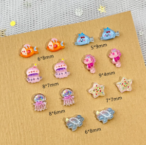30PCS 3D Cartoon Creative Seahorse Starfish Nail Charms Translucent Luminous Colored Shell Fish Nail Art Decorations DIY Nails