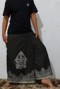 Sarung celana motif gunungan wayang gold dan silver batik printing bahan katun PE