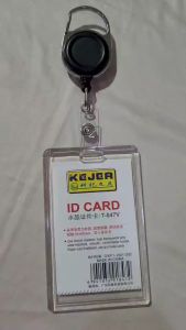 T-847 กรอบอะครีลิคใส่บัตรพนักงาน บัตรนักเรียน แนวตั้ง พร้อม yoyo ทรงกลม ด้านบนมีห่วงแขวน (แพ็ค 1 ชุด)