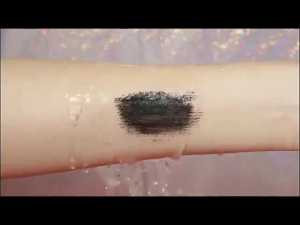 O.TWO.O Waterproof Black Mascara for Long and Voluminous Lashes - Smudge-proof and Easy to Apply Curling and Lengthening Effect