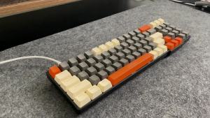 2025 Cracked Wireless Keyboard TYPE-C Wired RGB Customizable Hot-Swappable MAC Computer E-sports Gaming Mechanical Keyboard