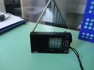 Radio Portable FM AM SW LW Merk Sunny Portable Radio SW12 Free Earphone dan Baterai