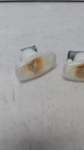 [READY STOCK] Perodua Viva / Viva Elite Front Fender Side Marker Signal Light Lamp Fender Lamp Lampu