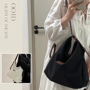 DMshoes  คอลเลคชั่นล่าสุด กระเป๋าเป้แฟชั่นฮิต รุ่นนี้มาใหม่สีสวยแมทช์ง่าย ใส่ของได้จุ สะพายได้ 2แบบ คือเก๋จัด มีไว้นับรองไม่มีเอาท์รุ่นนี้บอกเลยว่าควรมีติดบ้าน ต้องจัดด