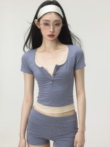 Ovze 24ss สลิมฟิต ชุดทูพีซมินิลายทางพร้อม ลูกไม้ เสื้อฐานตัดแต่งและ รัดรูป กางเกงขาสั้น ทันสมัย ผ้าฝ้าย Crewneck เสื้อสวม