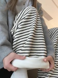 Quần Ống Đứng Dày Lót Lông Cừu Rộng Rãi Cho Nữ Mùa Thu Đông Quần Vải Nỉ Kẻ Sọc Phong Cách Nhật Bản