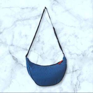 moonbag tas selempang bahu uniqlo wanita ukuran besar waist bag bulan sabit cewek