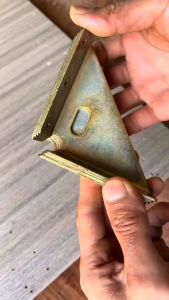 Giá đỡ sắt góc đa chức năng.