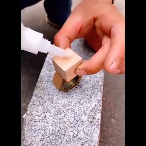 Lem Serbaguna Super Kuat Tahan Air Perekat Logam Kayu Ban Sepatu dan Las Listrik Transparan 50g