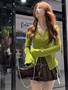 HUOLISI | Elegant Chinese Style V-Neck Fitted Long Sleeve T-Shirt