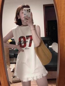 เสื้อกั๊กแขนกุดคอวีผ้าฝ้ายแท้สำหรับผู้หญิง ฤดูร้อน 2025 เสื้อกั๊กบาสเก็ตบอลแบบหลวมๆ ทรงพอดีตัว ทรงพอดีตัว แขนกุด ทรงปกติ