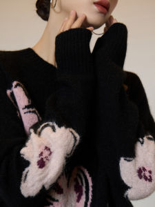 Black Round Neck Flower Butterfly Print Soft Fleece Feeling Sweater