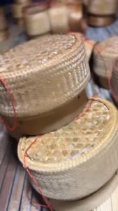 กระติบข้าวลายสวยงาม งานทำมือประณีตจากภูมิปัญญาชาวบ้าน หนา 2 ชั้น ของชาวภูไทบ้านกุดบอด อ.เขาวง กาฬสินธุ์