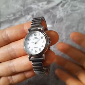 Đồng hồ nữ COMO Valentino dây chun second hand si nhật- đã qua sử dụng