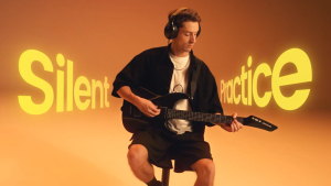 AeroBand Guitar Electric Guitar Pain-Free Silicone String Travel All-in-One 9 Sound Styles Acoustic Bass With Speaker Microphone