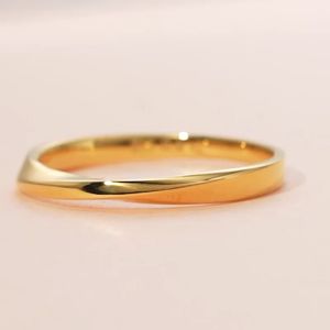 Chow Sang Sang 周生生 999 Gold Essence Mobius Strip Ring for Women 93863R Price-by-Weight 2.24g Gold