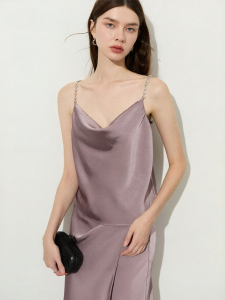D-PLAY | Áo Camisole Satin Pháp Sang Trọng Màu Tím