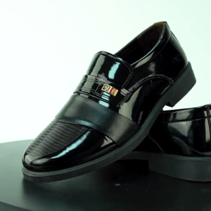 Fashion High Quality Leather Shoes for Men Loafers Business Dress Men Shoes Formal Slip on Office Shoes Mens Oxfords Footwear