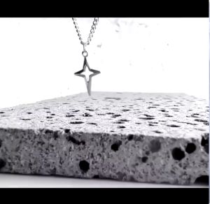 KALUNG RANTAI TITANIUM LIONTIN BINTANG STAINLESS STEEL ANTI KARAT UNTUK PRIA DAN WANITA