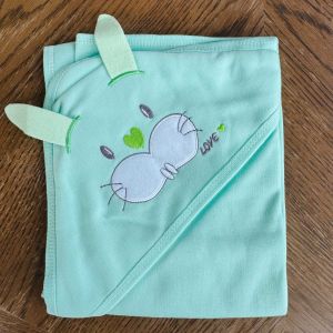 ผ้าห่อตัวเด็ก ผืนใหญ่ ลายน่ารัก มีหมวกในตัว