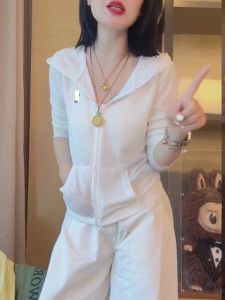 High-End White Hooded Womens Short Jacket Sporty Style Zipper Cardigan Autumn 2025 New Womens Fashion Casual Top