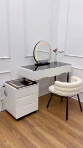 Bàn trang điểm hiện đại cho chung cư nhà phố freeship hàng nhập khẩu. Sạc không dây loa bluetooth gương led cảm ứng 3 màu. T90 BP36